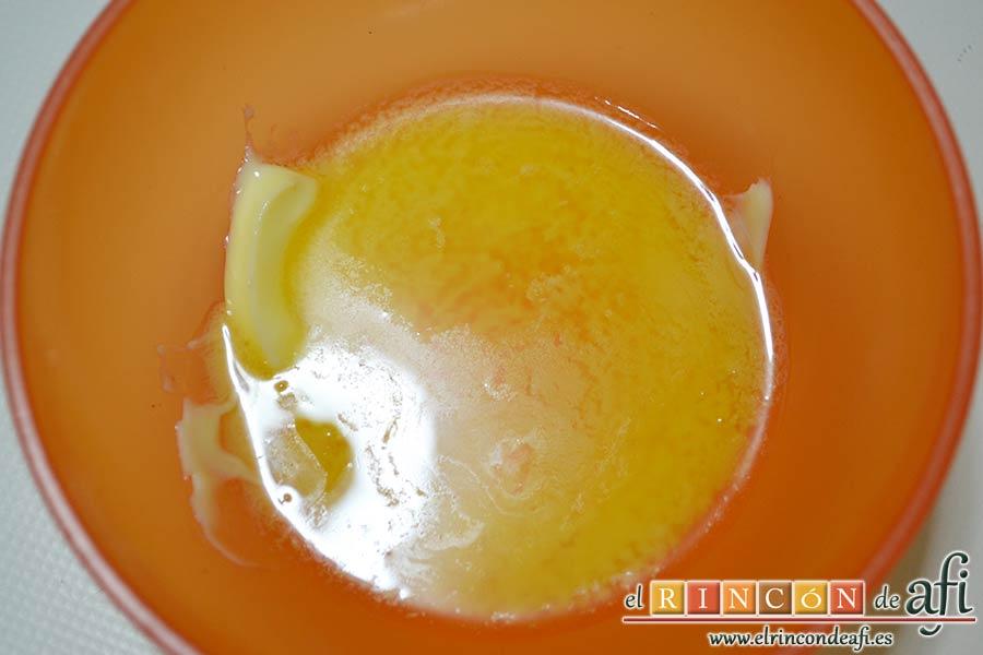 Crema de maíz y puerros, derretir mantequilla en el microondas