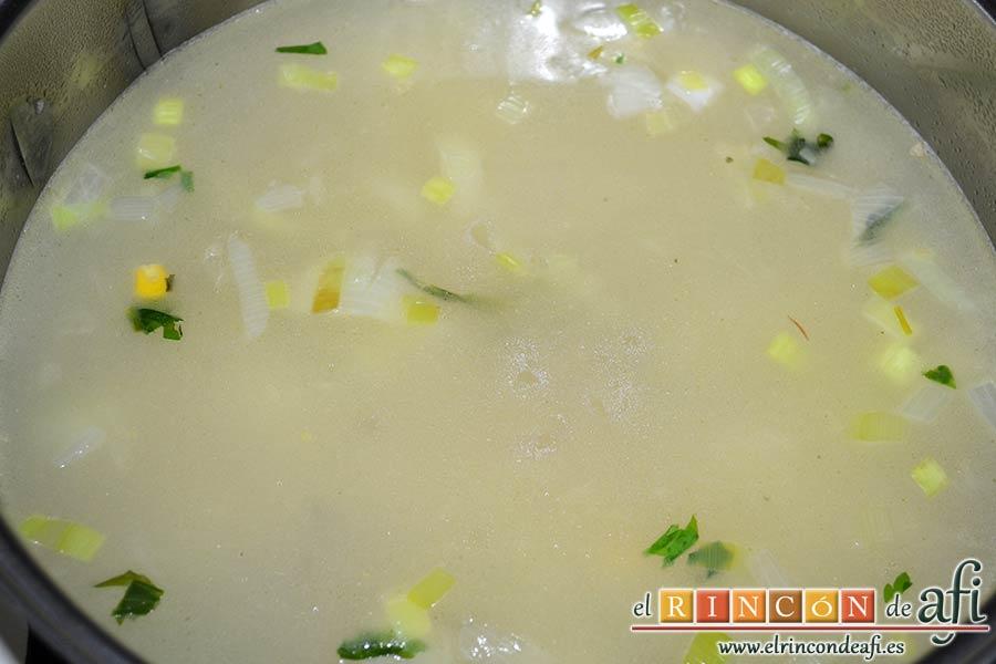Crema de maíz y puerros, añadir agua hasta cubrir