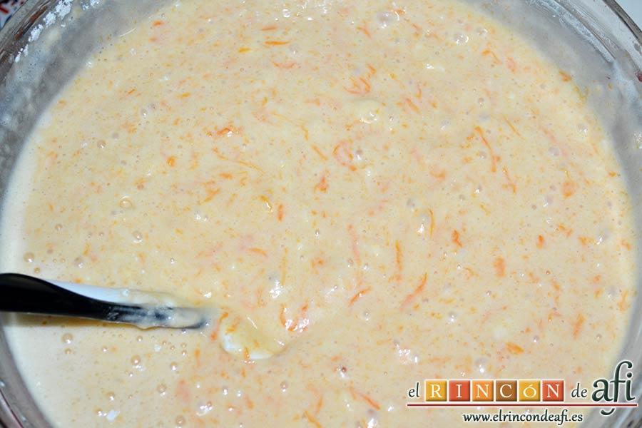 Coca de calabaza, ir incorporando poco a poco y mezclar bien