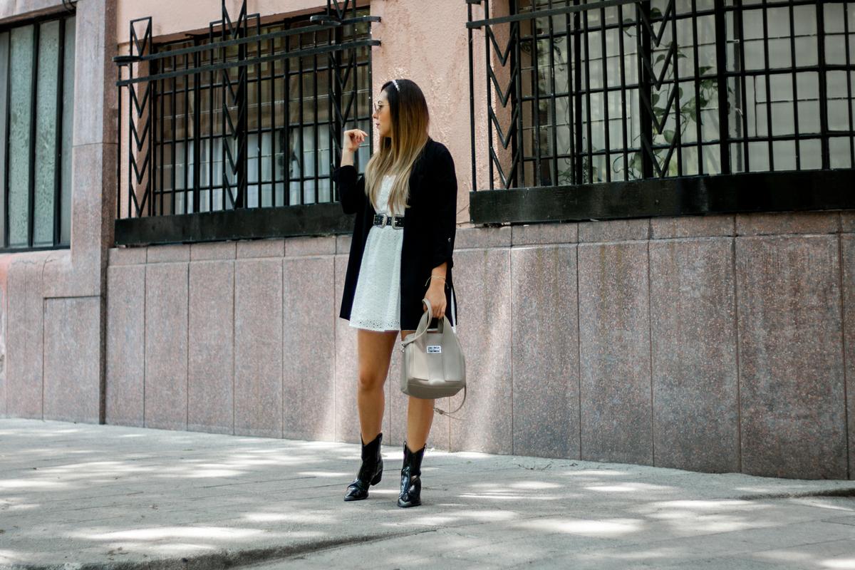 Vestido con botas 