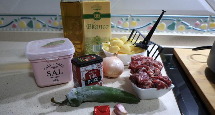 Ingredientes necesarios para hacer la receta de carne guisada con Mycook