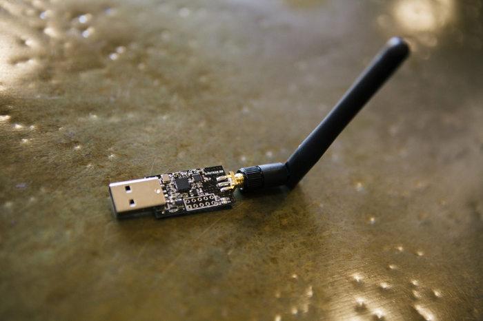 No deje que su ratón o teclado inalámbrico sea pirateadoMuchos desconocen que los hackers ahora pueden piratear ratones y adaptadores de teclado inalámbricos y utilizarlos para sus propios fines. Este artículo explicará lo que hace este ataque y cómo protegerse contra él.