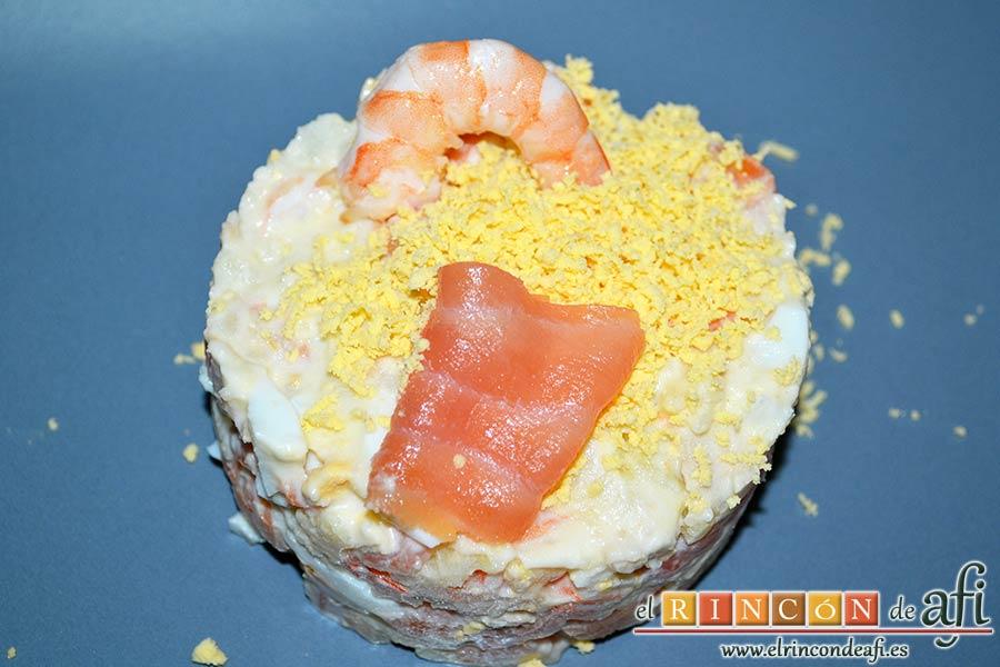 Ensaladilla de langostinos y salmón, sugerencia de presentación
