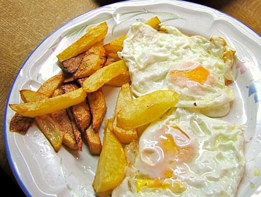 Huevos-fritos-con-patatas-1.jpg