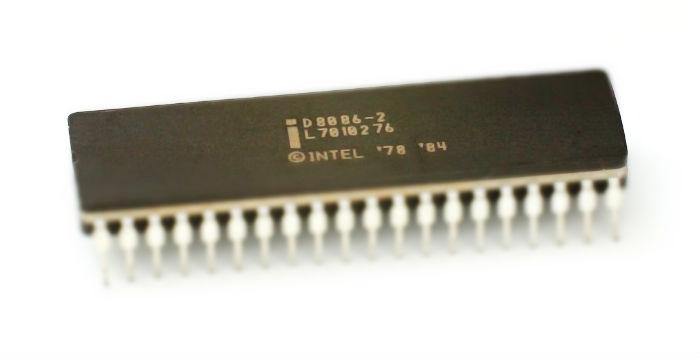 MTE Explica: Las diferencias entre ARM e IntelYou probablemente ha oído hablar del procesador ARM y los procesadores Intel x86. Veamos las diferencias técnicas entre los procesadores ARM e Intel x86.