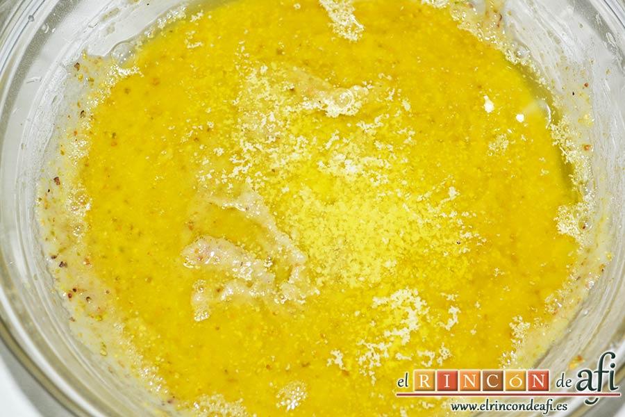 Financiers de frambuesas y pistachos, quitar del fuego y añadir a la mezcla