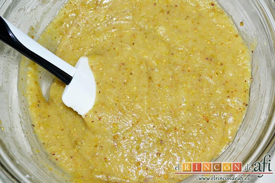 Financiers de frambuesas y pistachos, remover con lengua