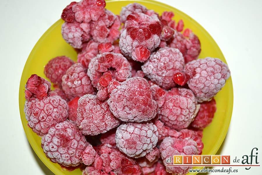 Financiers de frambuesas y pistachos, preparar las frambuesas