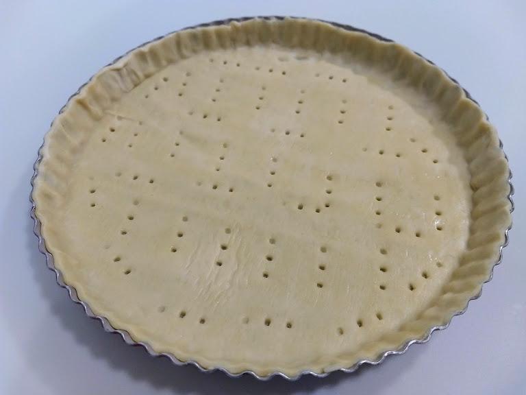 Molde con masa quiche