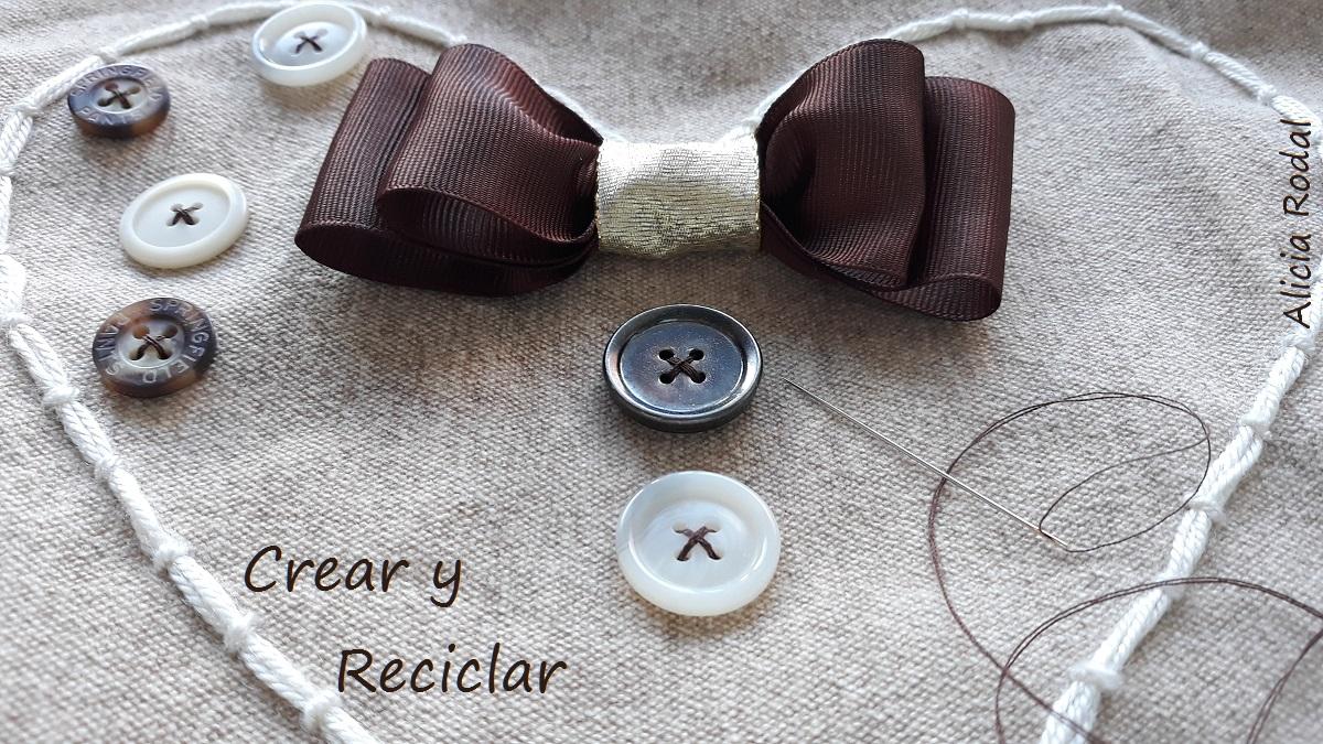 Ideas para decorar tu ropa. En este tutorial te muestro ideas para personalizar prendas de vestir con material reciclado y fácil. 
