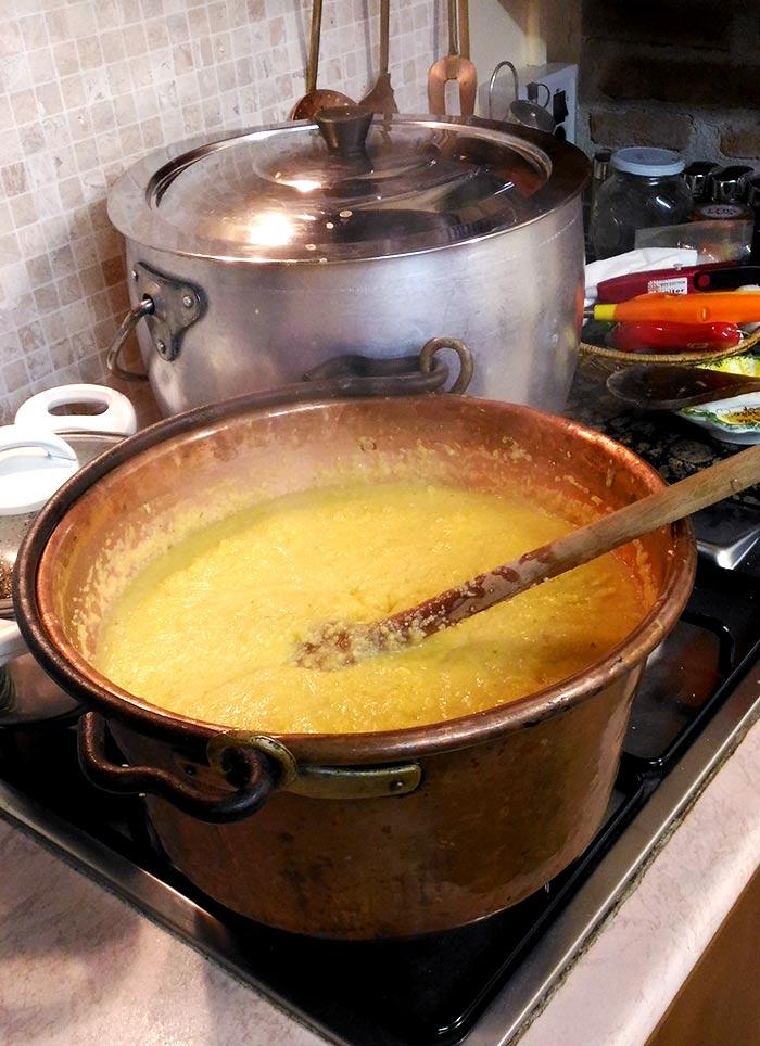 Cazuela tradicional para preparar polenta