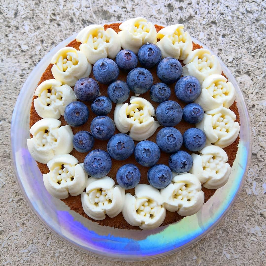 Tarta con ganache y arandanos