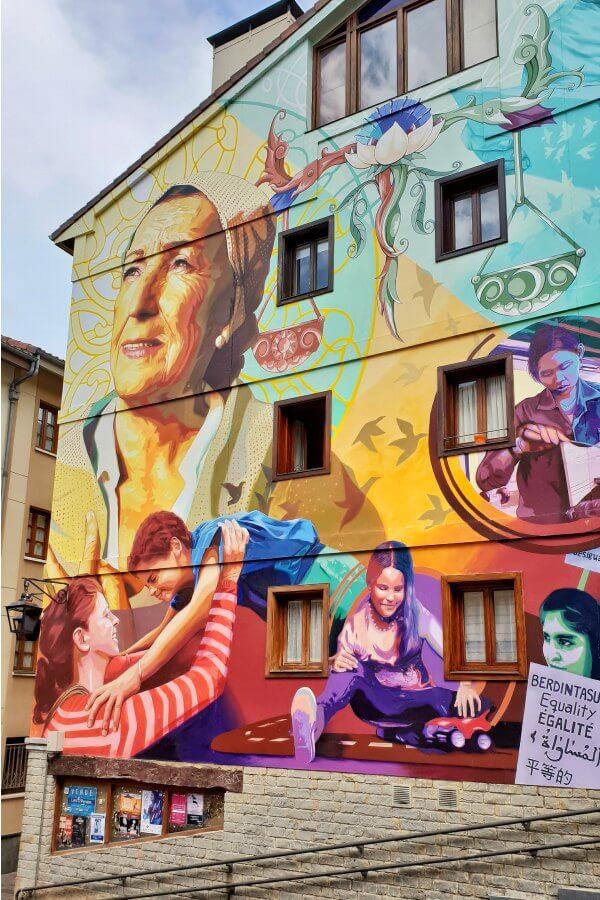 murales en las calles de Vitoria Gasteiz