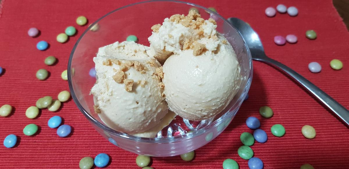 Helado de turrón con heladera y sin heladera