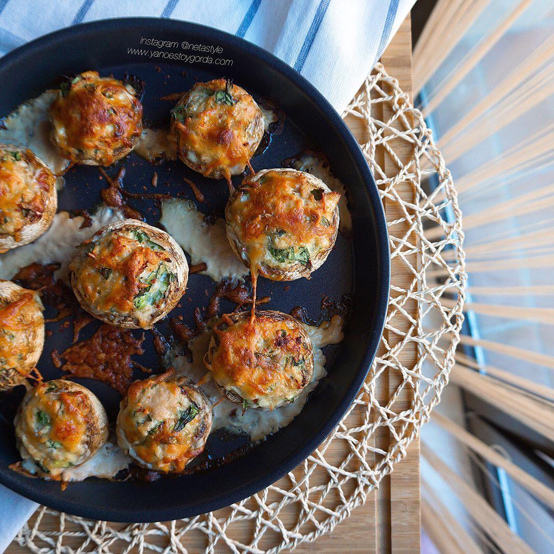 Champiñones rellenos de espinacas y atún