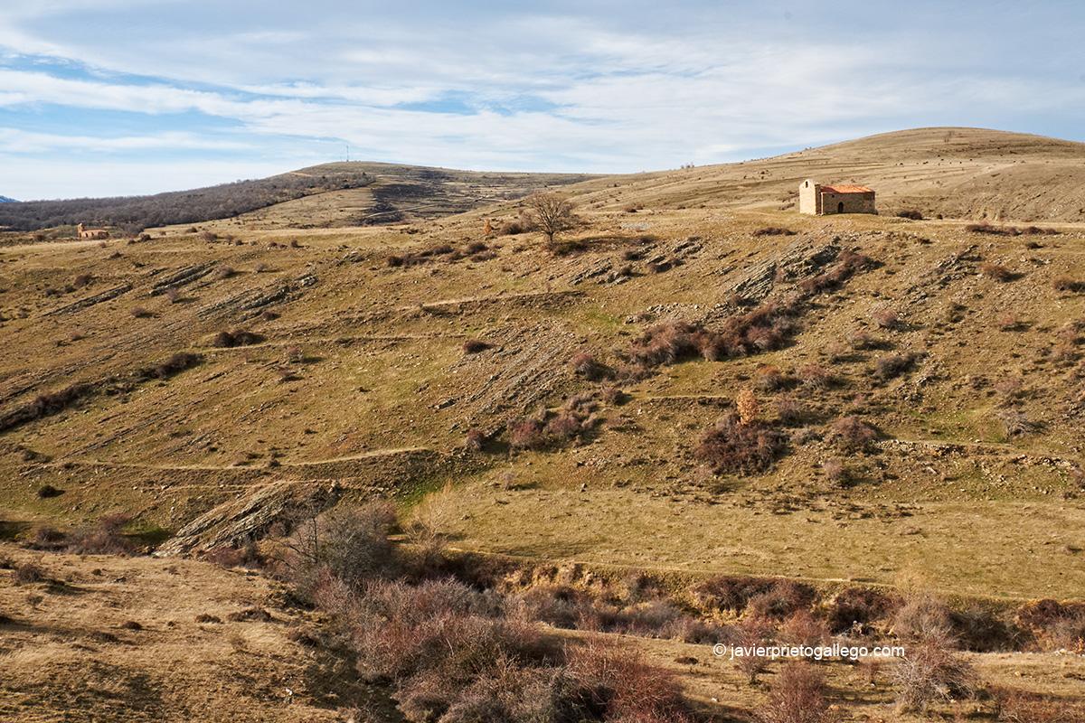 Ermita de la Virgen de Ayuso en la Ruta de las Icnitas. Cerca de Vizmanos. Soria. Castilla y León. España. © Javier Prieto Gallego