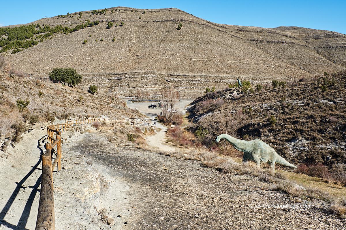 Inicio de la Senda de los Dinosaurios, en el yacimiento de Valdecevillo. Senda de los Dinosaurios. Ruta de los Dinosaurios. Enciso. La Rioja. España. © Javier Prieto Gallego