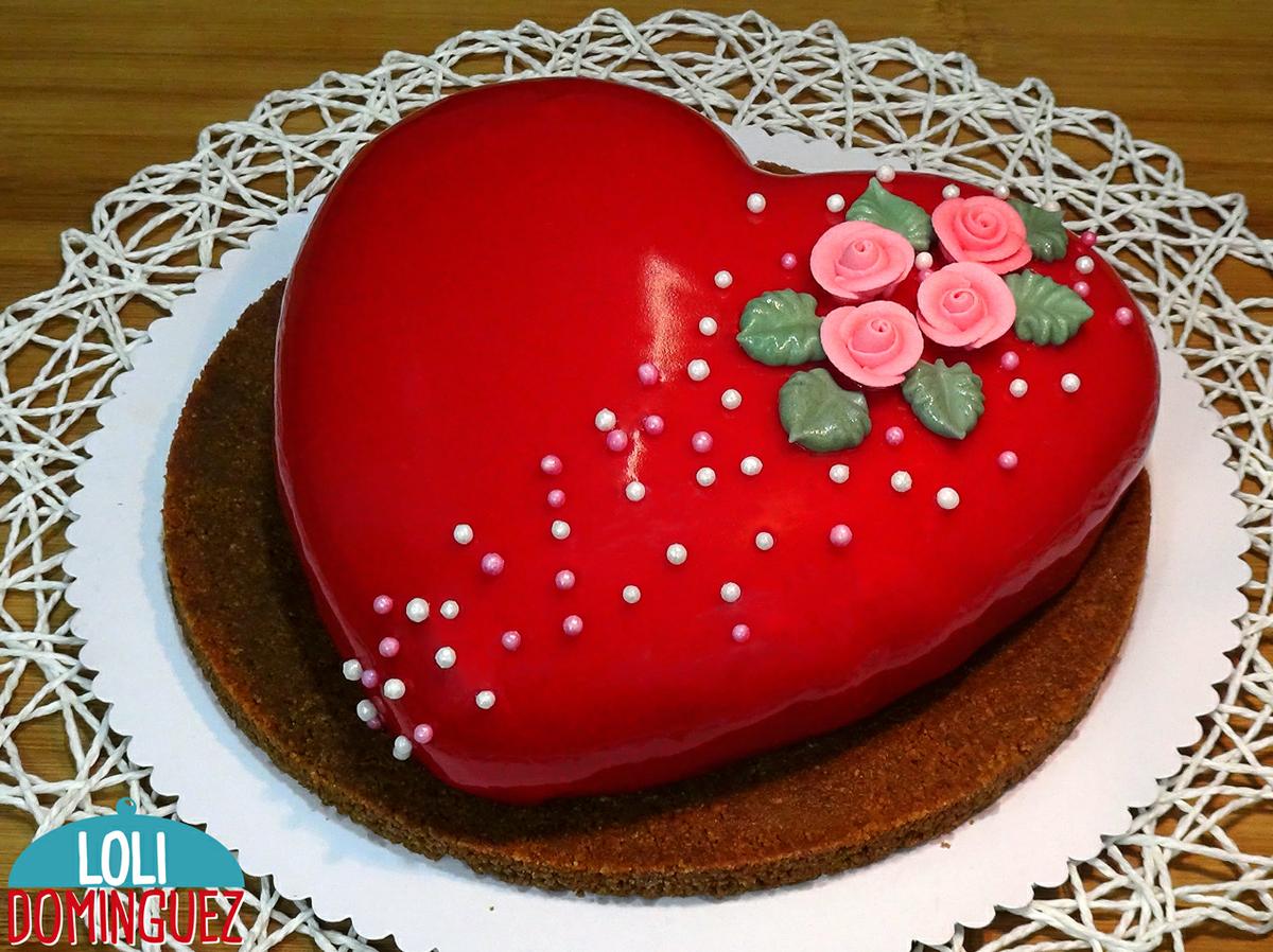 TARTA ESPECIAL SAN VALENTÍN 2020, SIN HORNO. Tarta de chocolate y fresa con cobertura espejo. Con unos sencillos pasos vamos a preparar una tarta para sorprender
