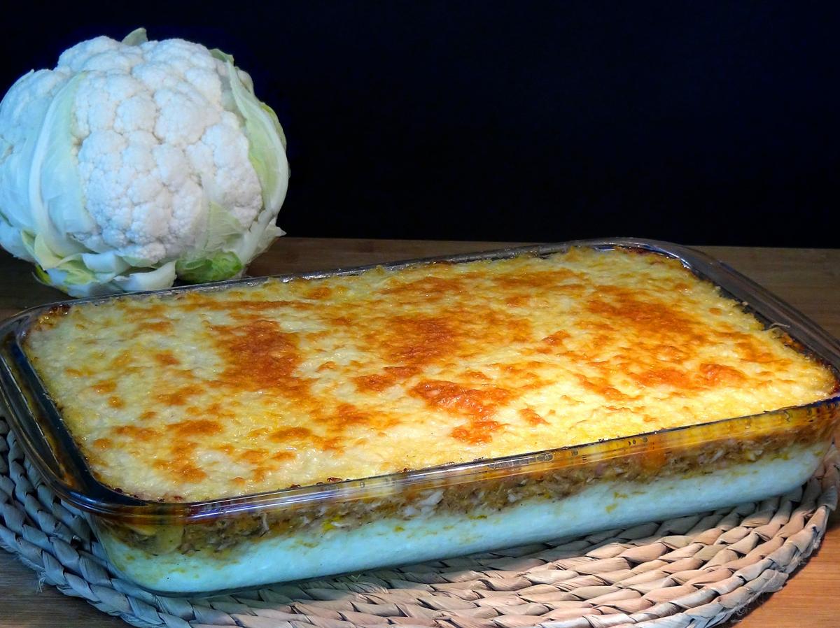 PASTEL DE CARNE, COLIFLOR Y PATATAS, RECETA FÁCIL Y ECONÓMICA. La combinación de sabores esta espectacular en esta receta, la mezcla de carne en salsa y el puré de coliflor con patatas es todo un festival de sabores deliciosos