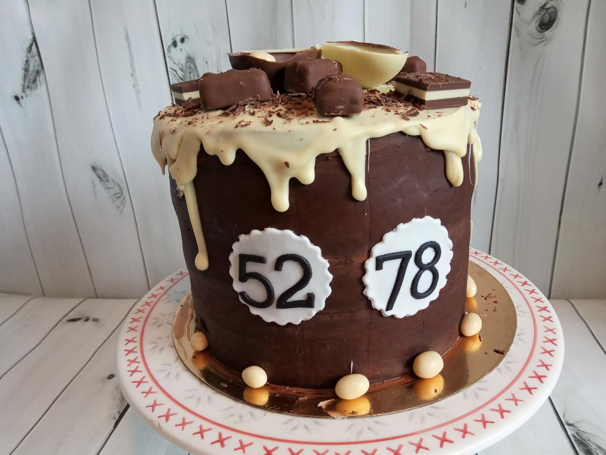 Drip cake turrón y chocolate