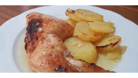 muslos de pollo con patatas al horno en salsa de licor 43 (1)