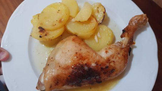 muslos de pollo con patatas al horno en salsa de licor 43 (5)