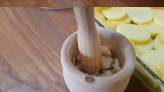 muslos de pollo al horno con patatas en salsa de licor 43 (3)