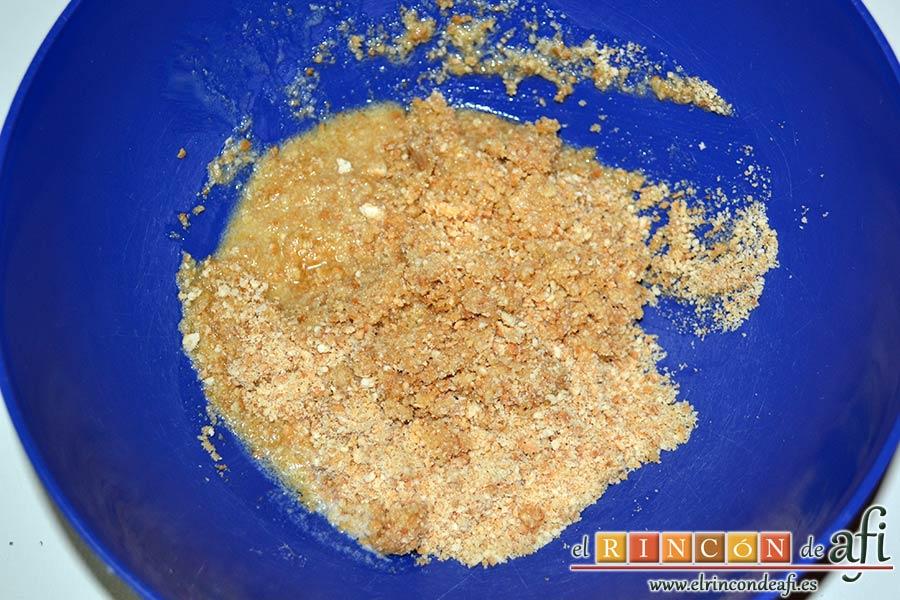 Tarta de queso con harina de fécula de maíz y mermelada de ciruelas rojas casera, añadírsela a las galletas trituradas