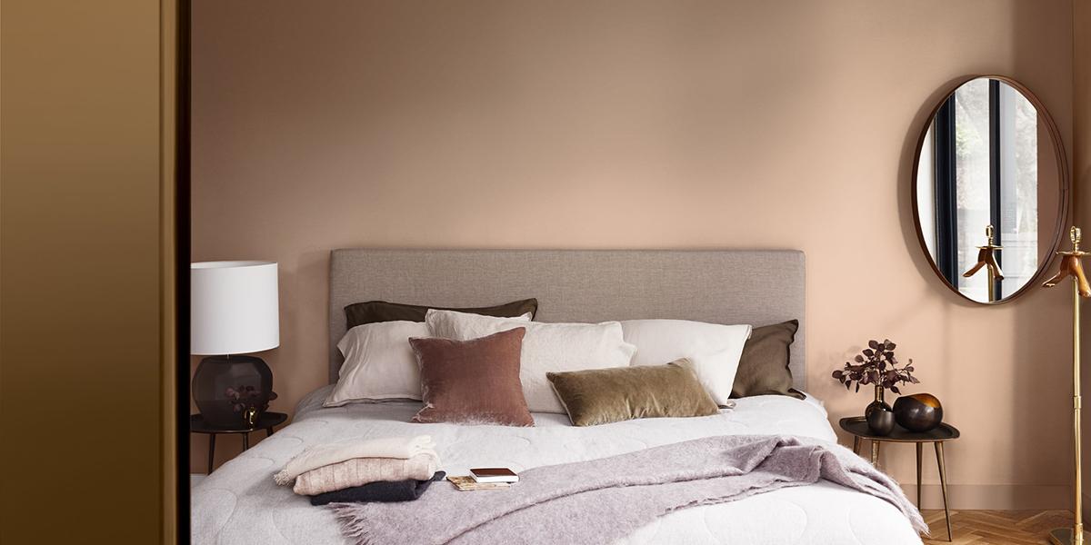 Dormitorio en colores cálidos