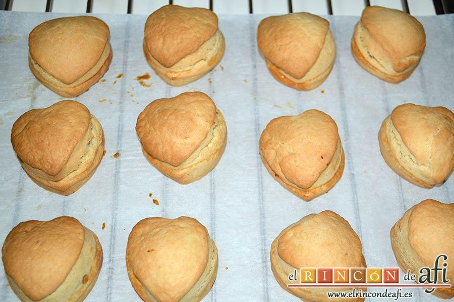 Pasteles rellenos de carne de membrillo, dejarlos atemperar