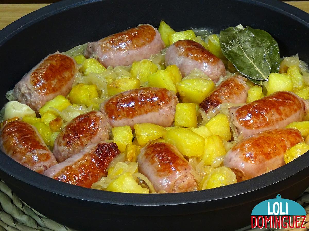 SALCHICHAS A LA CERVEZA CON PATATAS, RECETA FÁCIL Y ECONÓMICA. Una receta que hará disfrutar a todos en casa, se hace de una manera fácil y con ingredientes sencillos y económicos y con un resultado delicioso