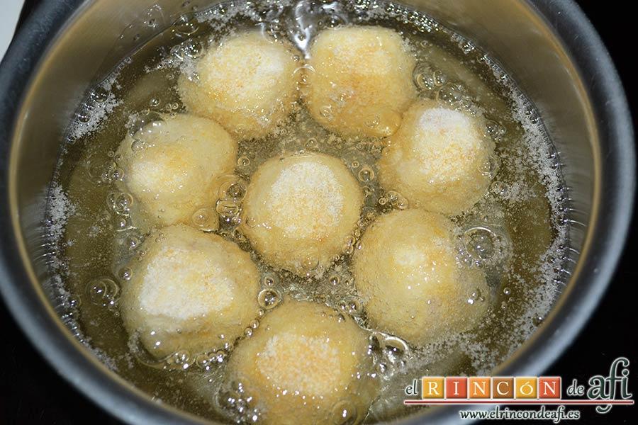 Croquetas de bonito, freírlas en aceite de girasol