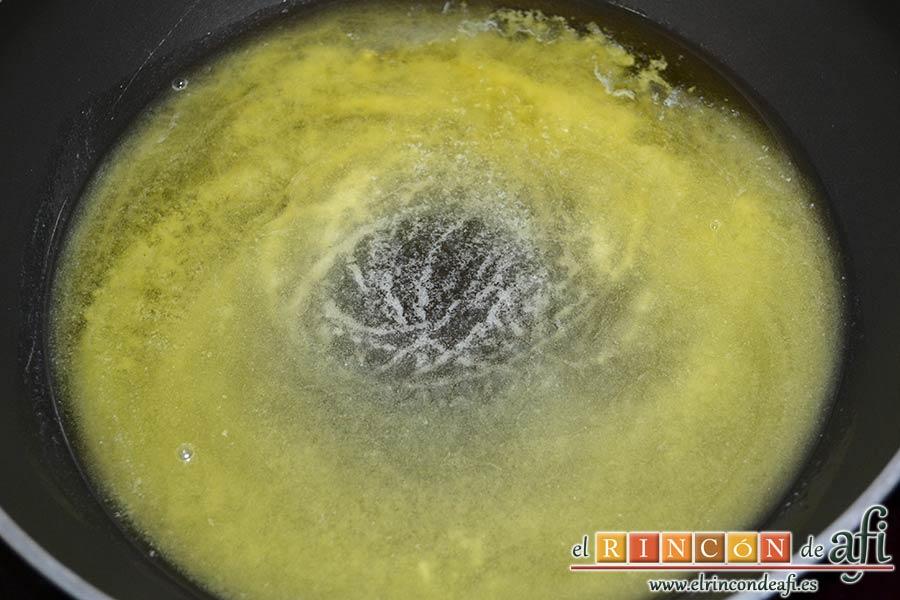 Croquetas de bonito, hasta que se derrita la mantequilla