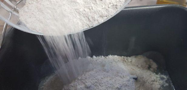 Masa integral para pizza en panificadora Lidl (5)