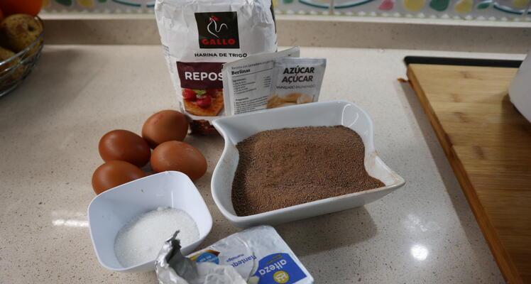 Ingredientes necesarios para hacer el bizcocho de chocolate en Thermomix