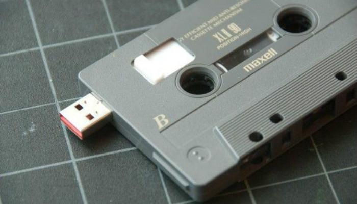 5 Más cosas geniales que nunca supo que podía hacer con una vieja unidad USBTodos sabemos que las unidades USB se están volviendo obsoletas, pero eso no significa que sean inútiles. Aquí hay 5 cosas geniales que puedes hacer con las antiguas unidades usb.