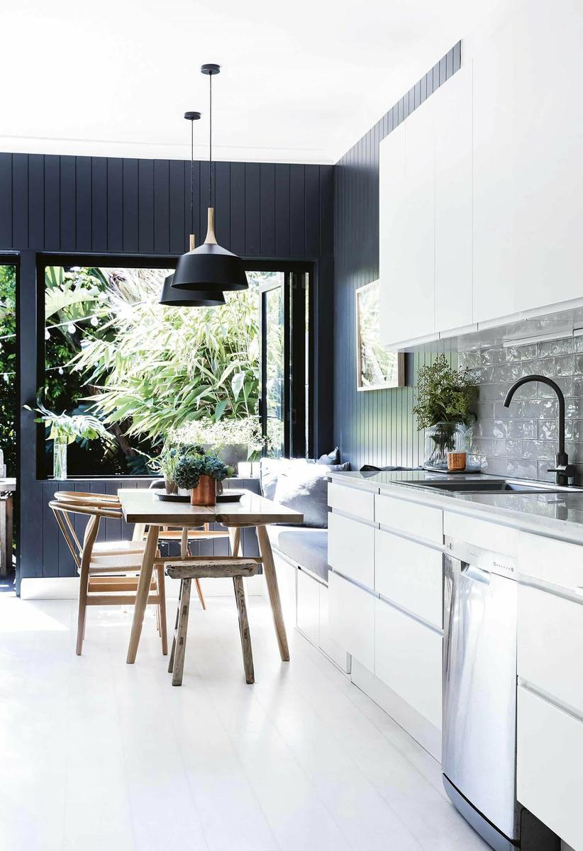 Errores_a_evitar_al_decorar_con_flores_tu_hogar_interiores_consejos-04