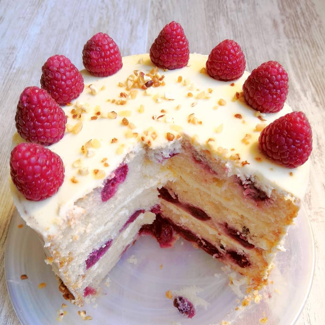 Bizcocho de vainilla y cerezas