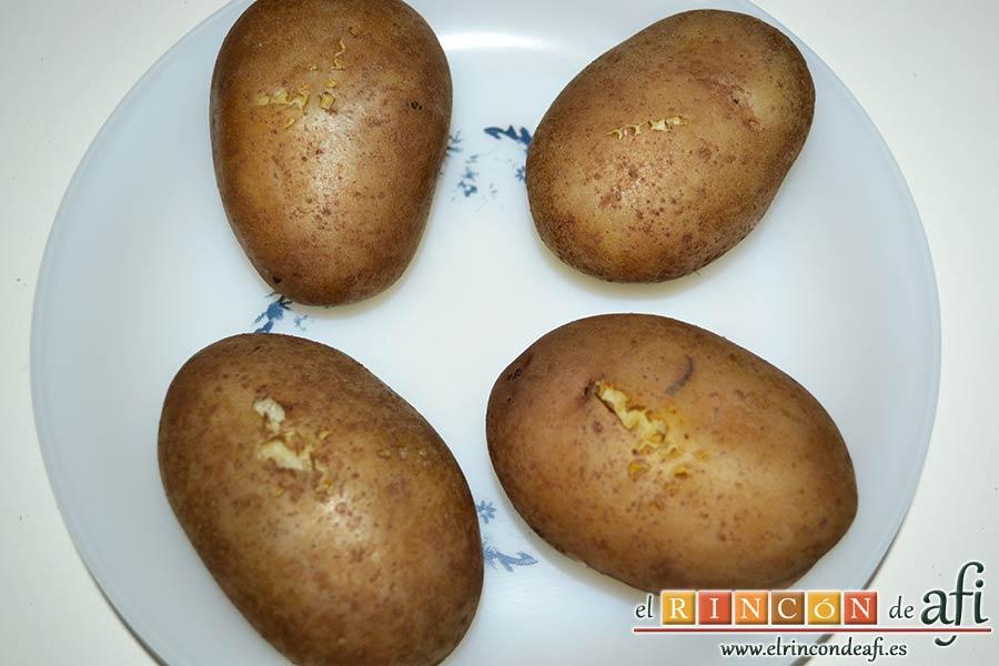 Papas aliñás de Cádiz, escurrir las papas y dejar atemperar