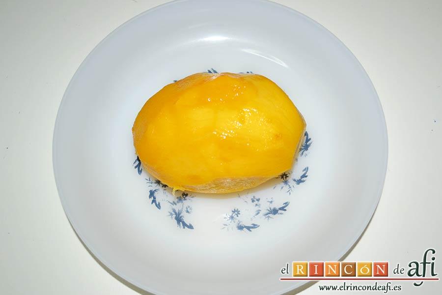 Quesada de manga, pelar la manga