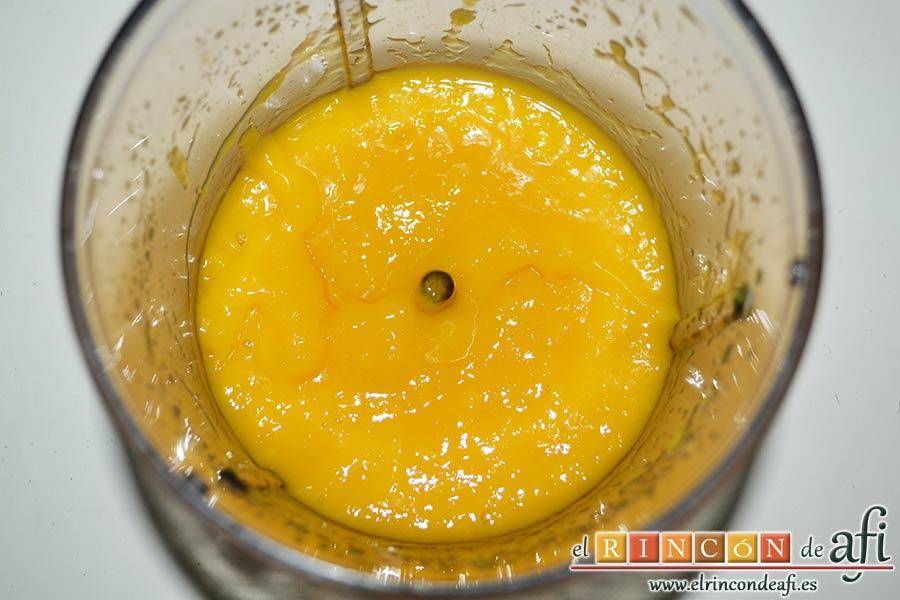 Quesada de manga, triturar hasta obtener un puré