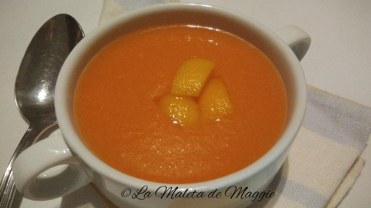 Gazpacho de níspero con tomate