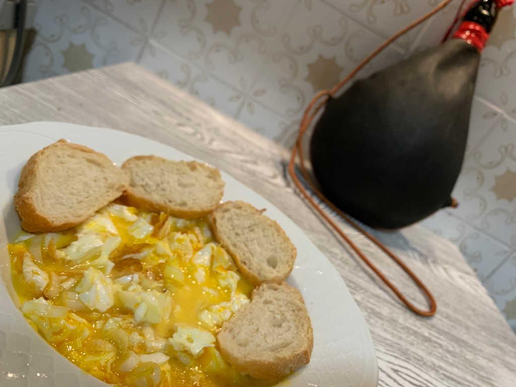 sopa fría de huevos fritos con vinagre y su maridaje
