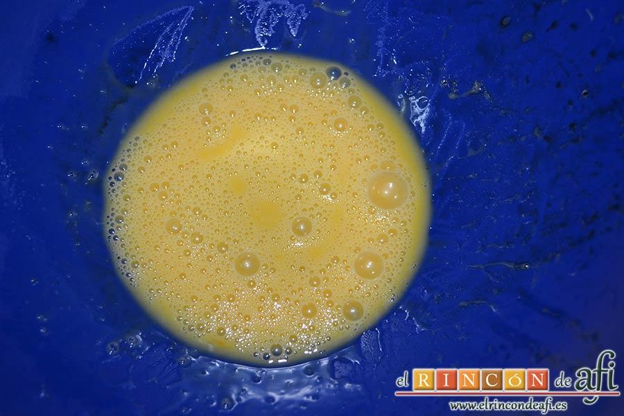 Albóndigas de verduras, batir el huevo