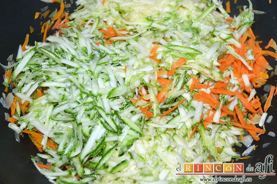 Albóndigas de verduras, añadir los calabacines