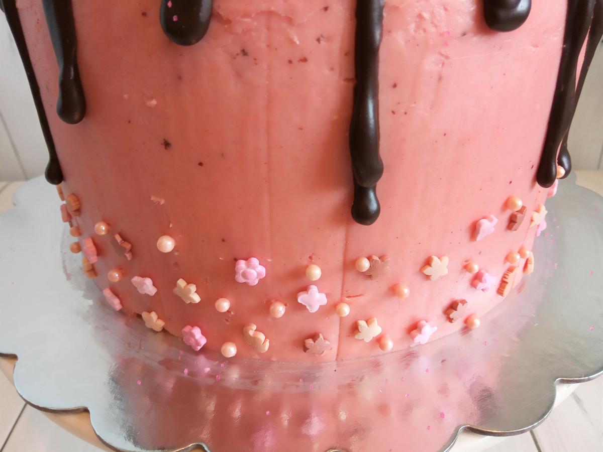 Detalle base drip cake de fresa