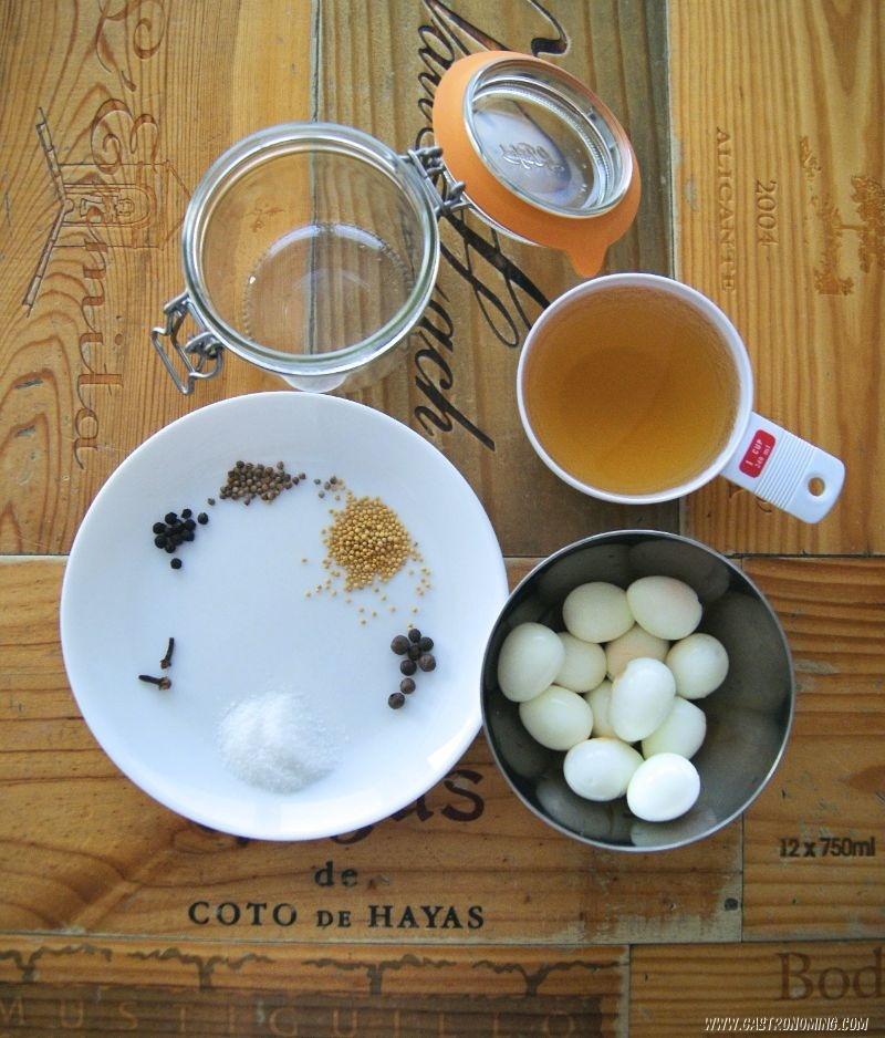 Huevos de codorniz en vinagre 1
