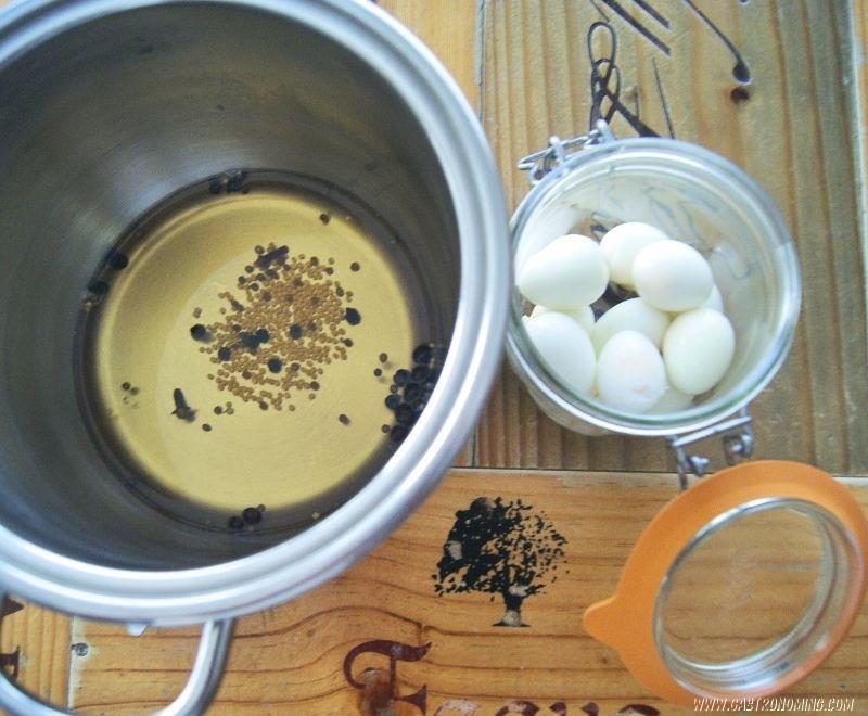 Huevos de codorniz en vinagre 3