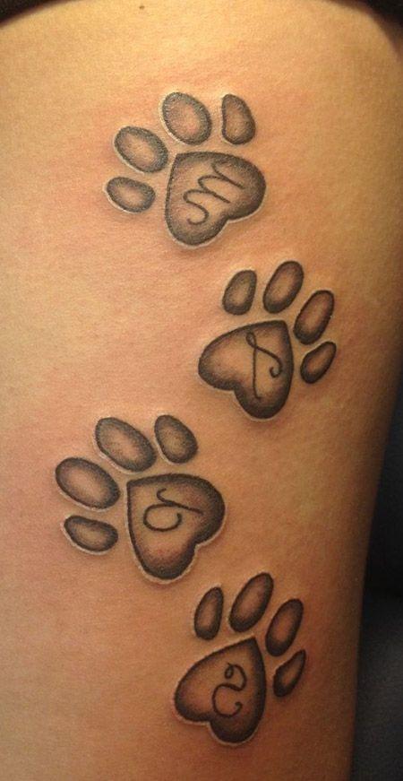 Tatuaje de camino de huellas de mascota