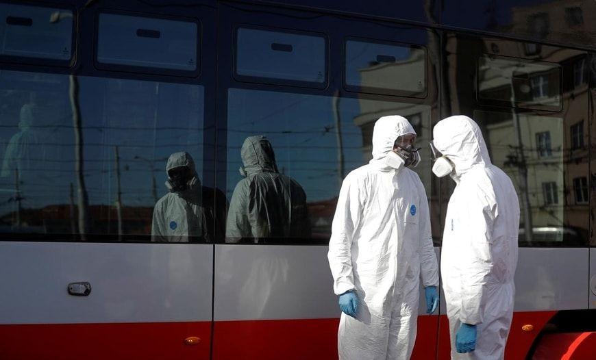 Trajes especiales para evitar contagios de coronavirus